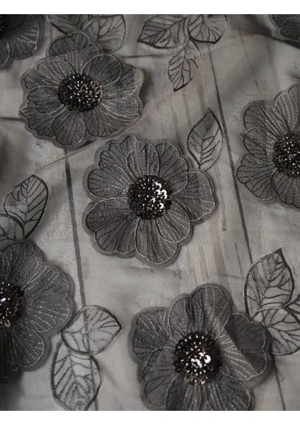 Üç Boyutlu Kopma Çiçekli Dantel Siyah Renkte