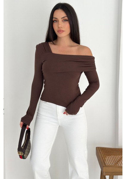 Kadın Madonna Yaka Bluz – Yumuşak Dokulu & Vücuda Oturan Kesim fiyatları