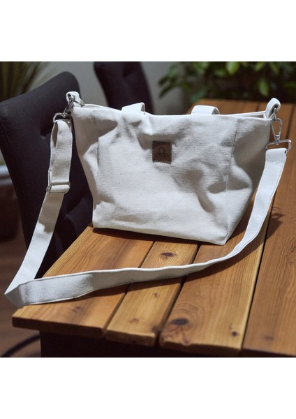 El Yapımı Kanvas Çıtçıtlı ve Ayarlanabilir Çapraz Askılı El ve Omuz Çantası