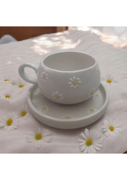 El Yapımı Seramik Yuvarlak Kabartma Papatya Desenli Fincan