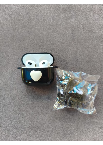 Airpods Kabartma Beyaz Kalp Desenli Kılıf 3. Nesil
