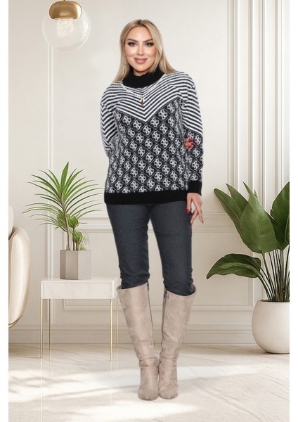 Göz Alıcı Kolye Detaylı Şık Sakal (Yumoş) Bluz- Balıkçı Yaka Modern Zarif Tasarım