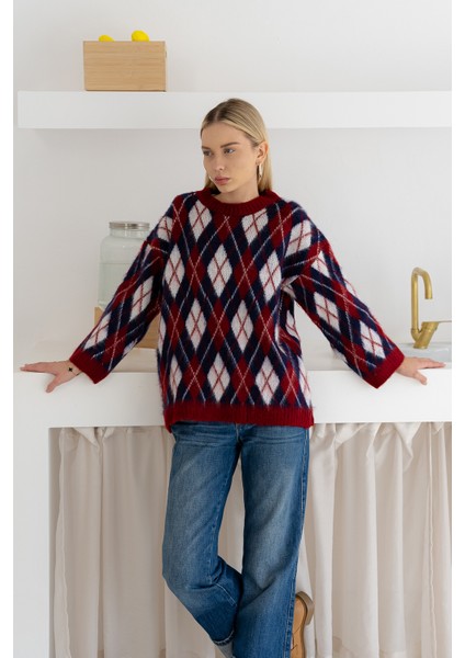 Kadın Oversize Sardonlu Tiftik Kazak – Yumoş Dokulu & Desenli