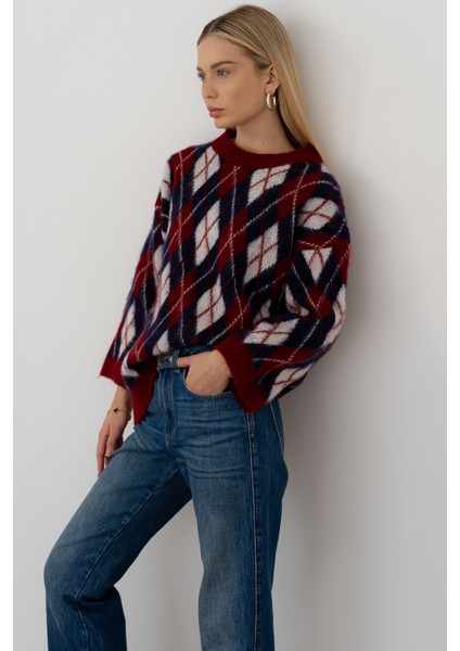 Kadın Oversize Sardonlu Tiftik Kazak – Yumoş Dokulu & Desenli fiyatları