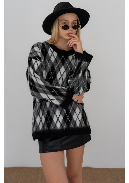 Kadın Oversize Sardonlu Tiftik Kazak – Yumoş Dokulu & Desenli fiyatları