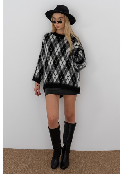 Kadın Oversize Sardonlu Tiftik Kazak – Yumoş Dokulu & Desenli modelleri