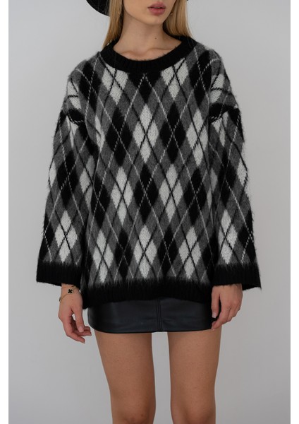 Kadın Oversize Sardonlu Tiftik Kazak – Yumoş Dokulu & Desenli indirimleri