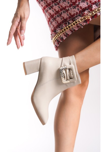 Kadın Toka Detaylı Topuklu Bot 00121050 fiyatları