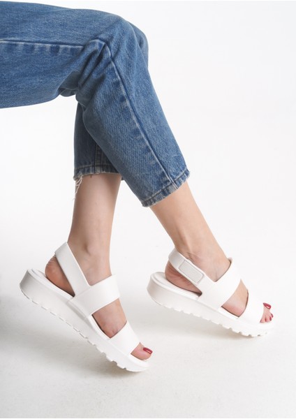 Avkiasha Kadın Sandalet 001230 fiyatları