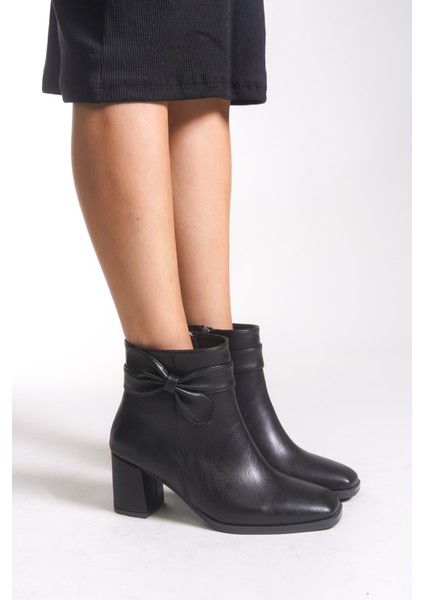 Kadın Fiyonk Detaylı Topuklu Bot 00121092