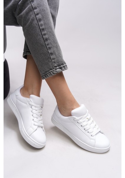 Kadın Sneaker Düz Taban Beyaz Renk Şık Tasarım ile Günlük Kullanım İçin modelleri