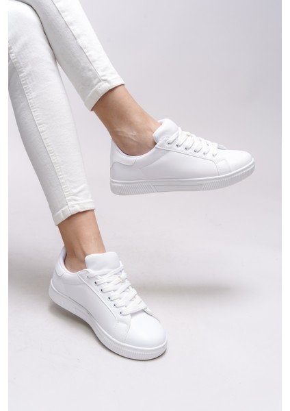 Kadın Sneaker Düz Taban Beyaz Renk Şık Tasarım ile Günlük Kullanım İçin fırsatları