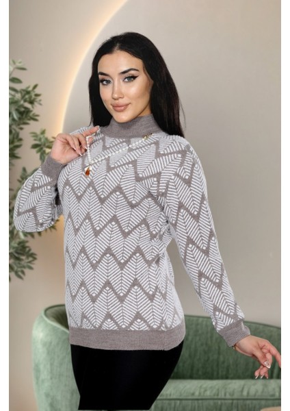 Trend Kolye Aksesuar Detaylı Şık Sakal(Yumoş) Bluz - Balıkçıl Yaka Modern Tasarım fiyatları