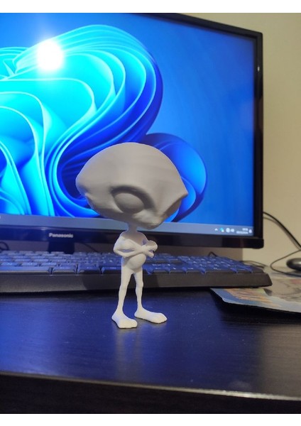 Yeni Alien - Arms Crossed (Sadece Plastik Aparattır!!!) fiyatları