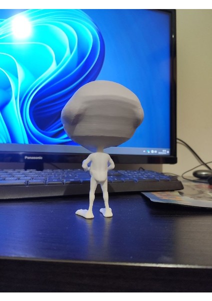 Yeni Alien - Arms Crossed (Sadece Plastik Aparattır!!!) modelleri