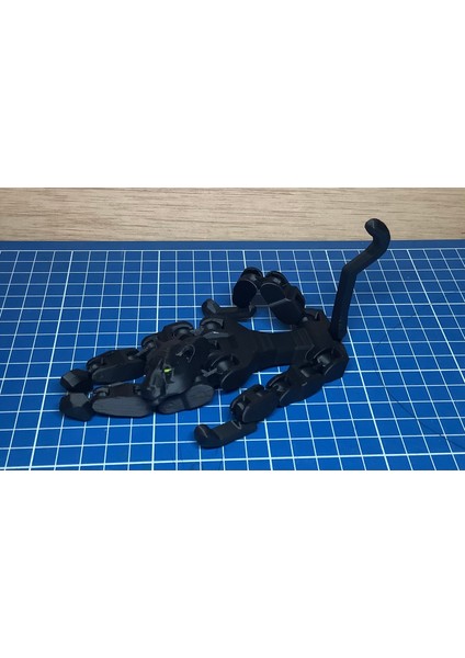 Yeni Kara Panter - Yerinde Yazdırın ve Olumlu. (Sadece Plastik Aparattır!!!)