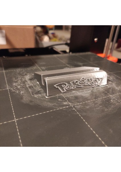 Yeni Pokemon Kart Stand Mit Logosu (Sadece Plastik Aparattır!!!) fiyatları