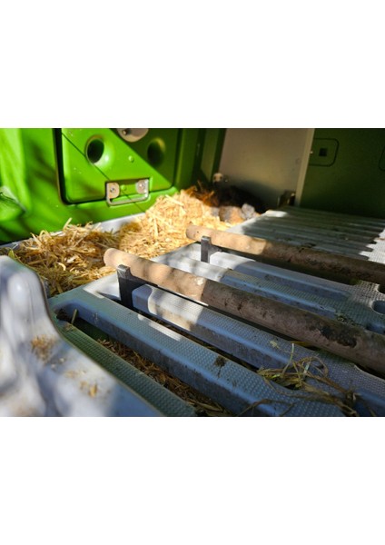 Yeni Omlet Eglu Piçin Tavuk Çubuk Tutucu (Sadece Plastik Aparattır!!!) fiyatları