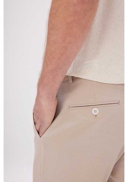 Erkek Bej Slim Fit Dar Kesim Beli Bağlamalı Yan Cep Gofre Desenli Pantolon fırsatları