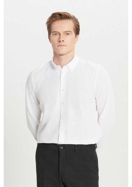 Erkek Beyaz Slim Fit Dar Kesim Düğmeli Yaka Keten Görünümlü %100 Pamuk Flamlı Gömlek fırsatları