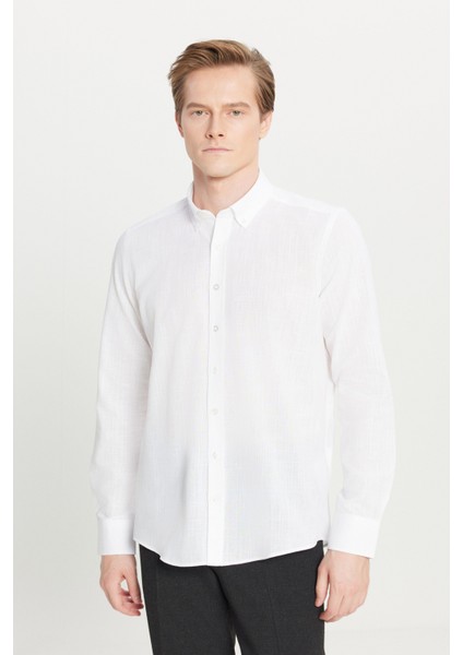 Erkek Beyaz Slim Fit Dar Kesim Düğmeli Yaka Keten Görünümlü %100 Pamuk Flamlı Gömlek fiyatları