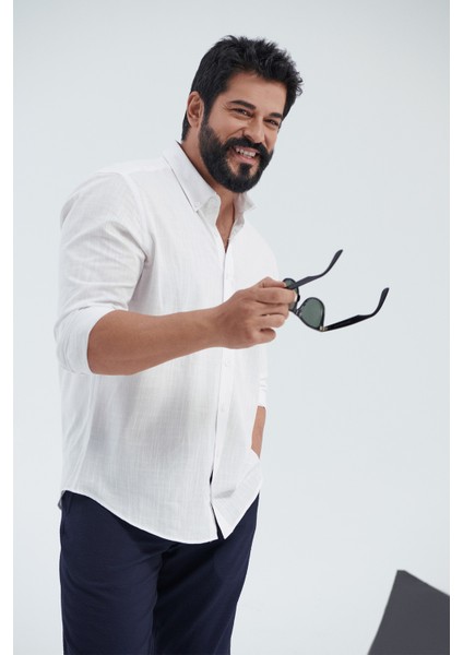 Erkek Beyaz Slim Fit Dar Kesim Düğmeli Yaka Keten Görünümlü %100 Pamuk Flamlı Gömlek modelleri