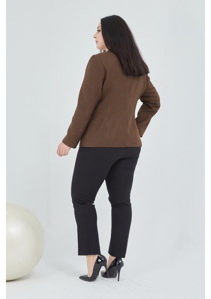 Kadın Pötikareli Düğmeli Klasik Ceket