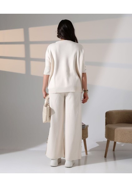 Zarif Dokunuş Düğme Detaylı Triko Takım indirimleri