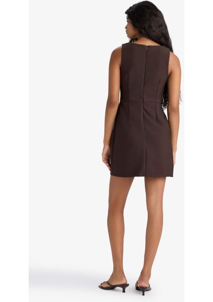 Kare Yaka Kolsuz Mini Elbise