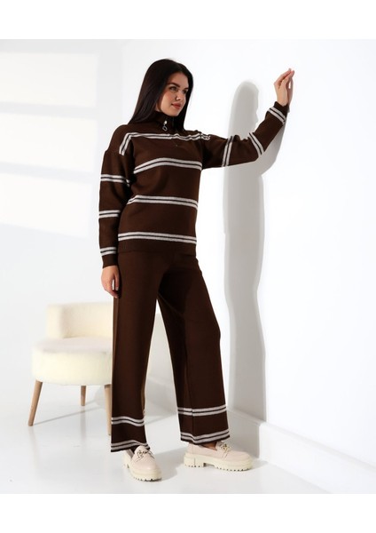 Yaka Fermuarlı Şeritli Basic Triko Takım fırsatları