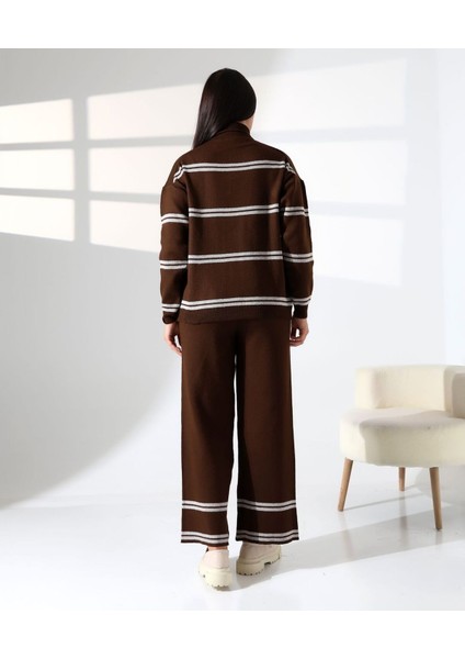 Yaka Fermuarlı Şeritli Basic Triko Takım indirimleri