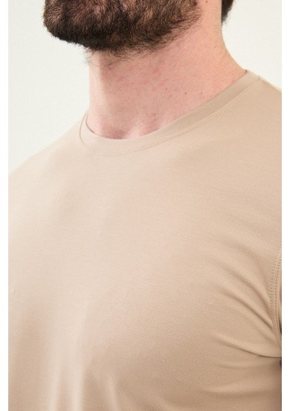 Düz Bej Slim Fit Bisiklet Yaka Basic Erkek T-Shirt fiyatları