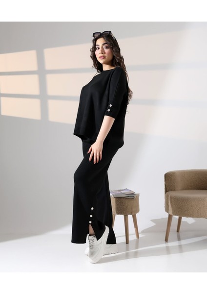 Zarif Dokunuş Düğme Detaylı Triko Takım modelleri