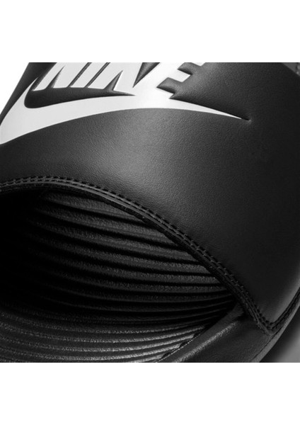 Victori One Slide Erkek Terlik CN9675-002 – Sentetik, Yumuşak Köpük Tabanlı ve Kaymaz Desenli Rahat Tasarım