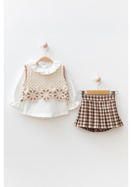 Dantel Çiçek Detaylı Bluz ve Ekose Şortlu Kız Çocuk 3 lü takım - Kahve