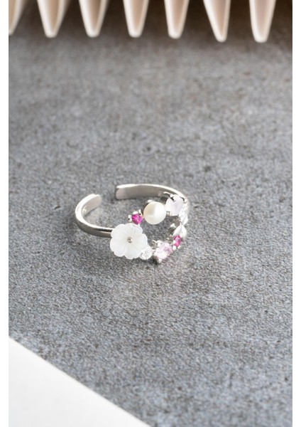 925 Ayar Gümüş Ayarlanabilir Rodyum Kaplama Manolya Çiçeği Bahar Çiçeği Yüzük