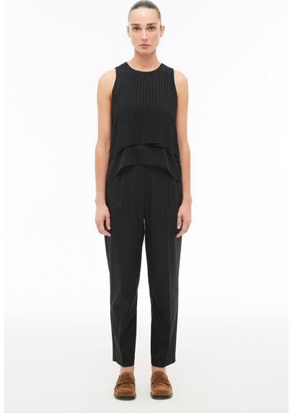 Siyah Bisiklet Yaka Sıfır Kol Bluz