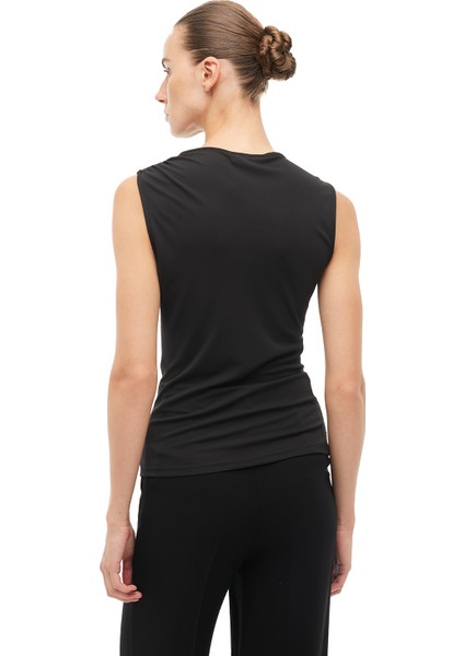 Siyah Asimetrik Yaka Slim Fit Sıfır Kol Bluz fırsatları