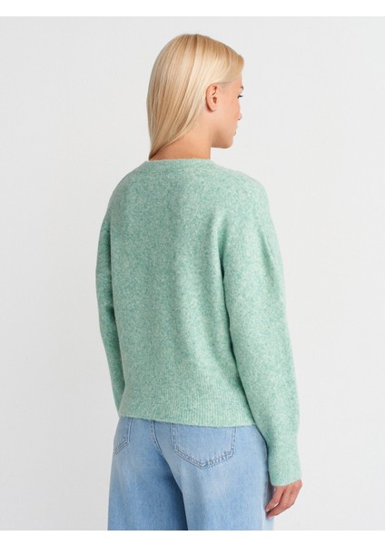 10645 V Yaka Yumuşak Dokulu Triko Kazak-Mint fiyatları