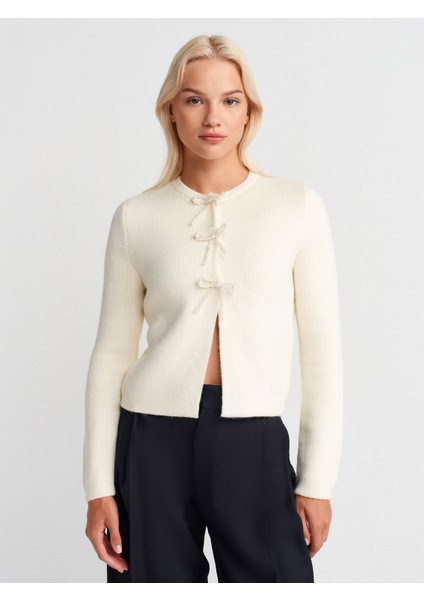 60983 Incili Fiyonk Aksesuarlı Triko Hırka-Ekru