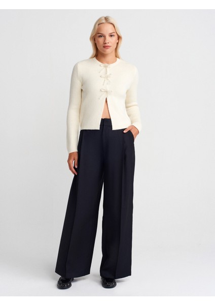 60983 Incili Fiyonk Aksesuarlı Triko Hırka-Ekru fırsatları