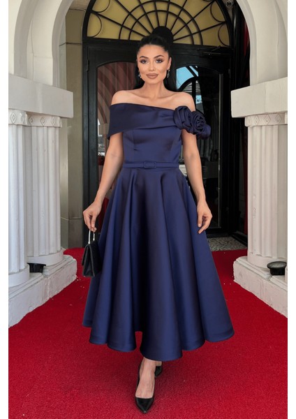 Saten Kumaş Gül Detaylı Midi Elbise - Lacivert