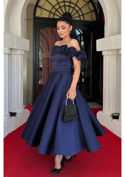 Saten Kumaş Gül Detaylı Midi Elbise - Lacivert fiyatları