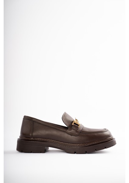 Milora Alçak Topuklu Kemer ve Gold Aksesuar Detaylı Kadın Loafer- Acı Kahve