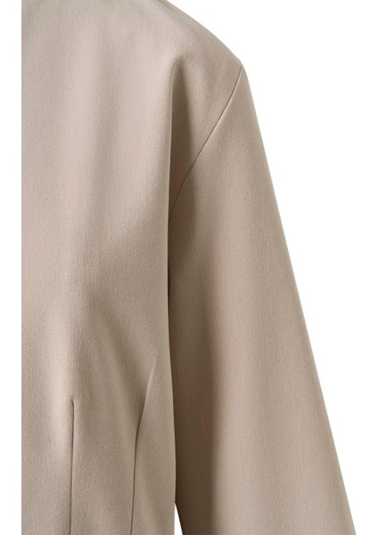 Bej Pile Detay Çıtçıtlı Ceket fırsatları