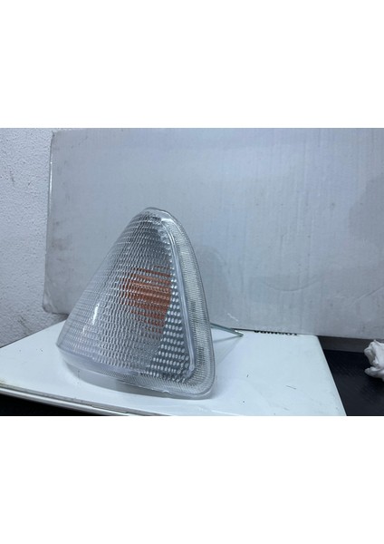 Taunus GT-GTS Sinyal Lambası Sol NST 13369 AA 1990 -1993