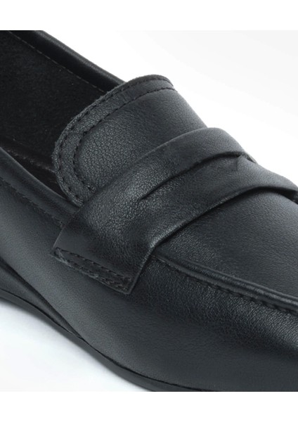 Kadın Mat Siyah Hakiki Deri Comfort Ayakkabı 5Y2RA35010 indirimleri