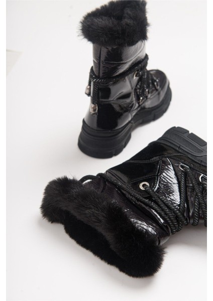 Kadın Bot – Parlak Deri, Kalın Tabanlı, Bağcıklı ve Rahat Kışlık Yürüyüş Ayakkabısı, Sezonun Trend Modeli