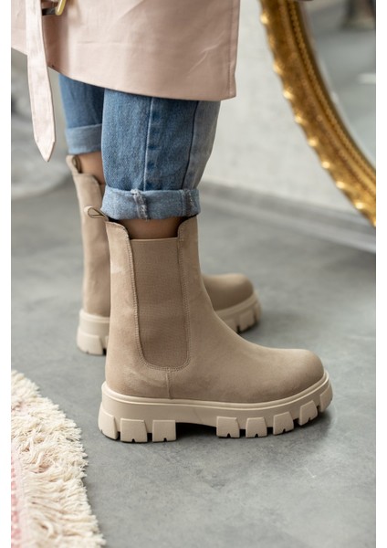 Kadın Günlük Süet Bot – Kalın Tabanlı, Yandan Lastikli Senni Model, Rahat ve Şık Günlük Yürüyüş Botu indirimleri