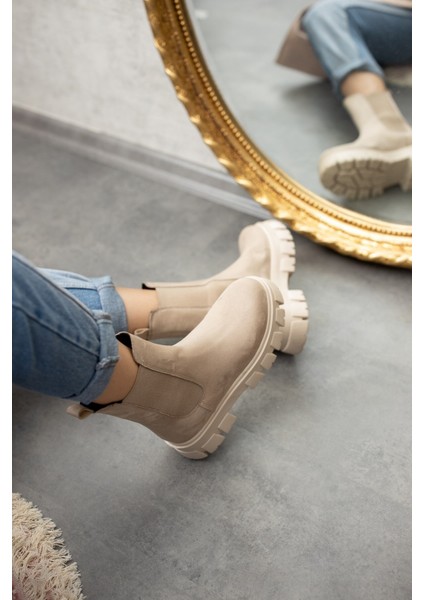 Kadın Günlük Süet Bot – Kalın Tabanlı, Yandan Lastikli Senni Model, Rahat ve Şık Günlük Yürüyüş Botu